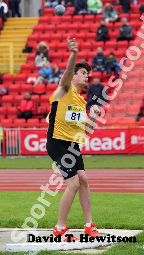 Harry Sutherland (Warks) winner of the Junior Boys Shot.